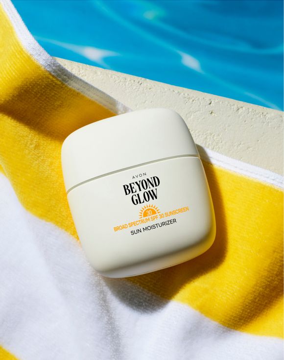 1650-beyond-glow-sun-moisturizer-spf-30--4.jpg Beyond Glow Sun Moisturizer SPF 30