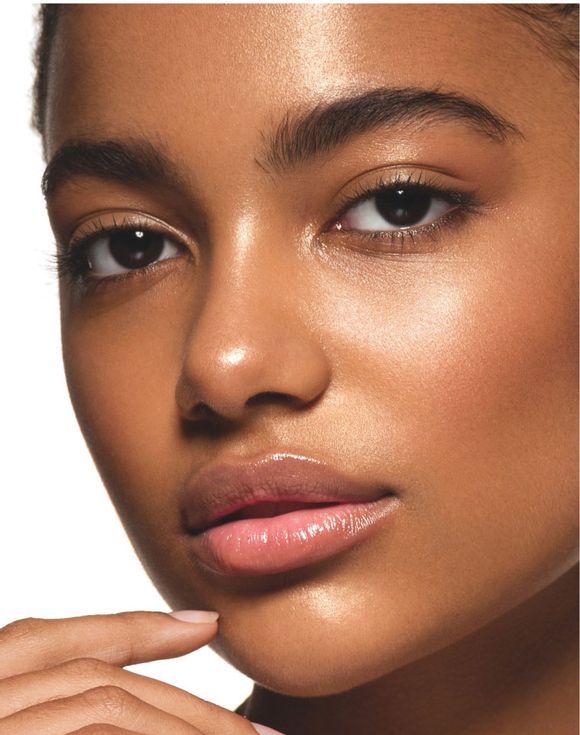 2208-beyond-glow-niacinamide-10-neck-firming-cream--3.jpg Beyond Glow Niacinamide 10% Neck Firming Cream