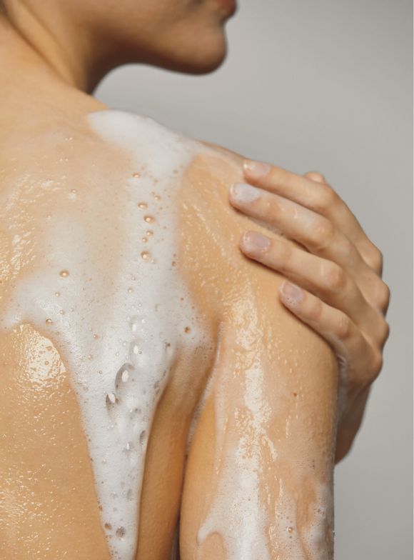 Skin So Soft Radiant Moisture & Shower Brush Bath Set